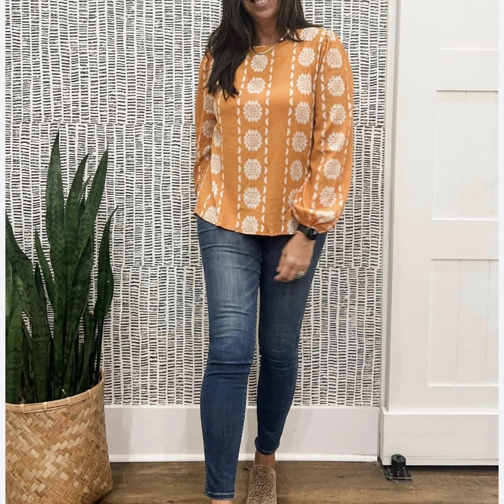 Vivian Button Back Long Sleeve Blouse Sz Lg
